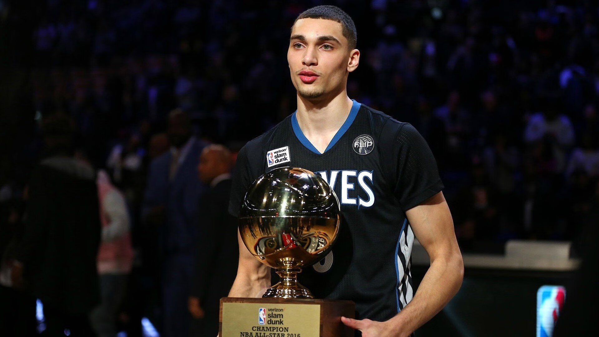 传中成功率是否比射门转化率更能反映锋线配合默契