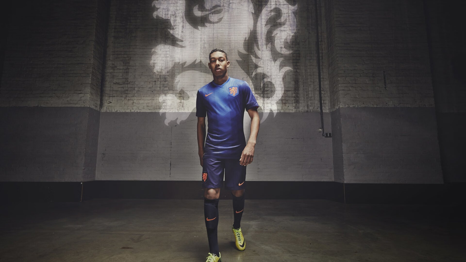 亚历克斯·格林伍德凭借全面的防守技巧,为袋鼠队建立坚实后防