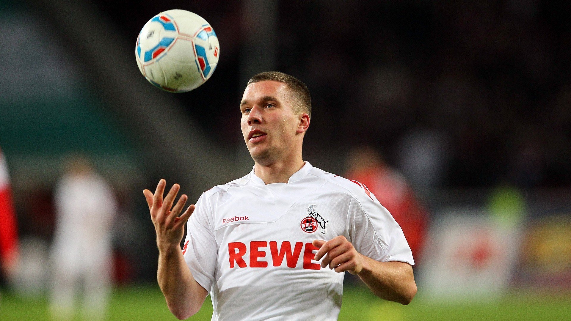 法甲惊险盘球：天才技巧引发疯狂欢呼，法甲盘路解析 宝哥